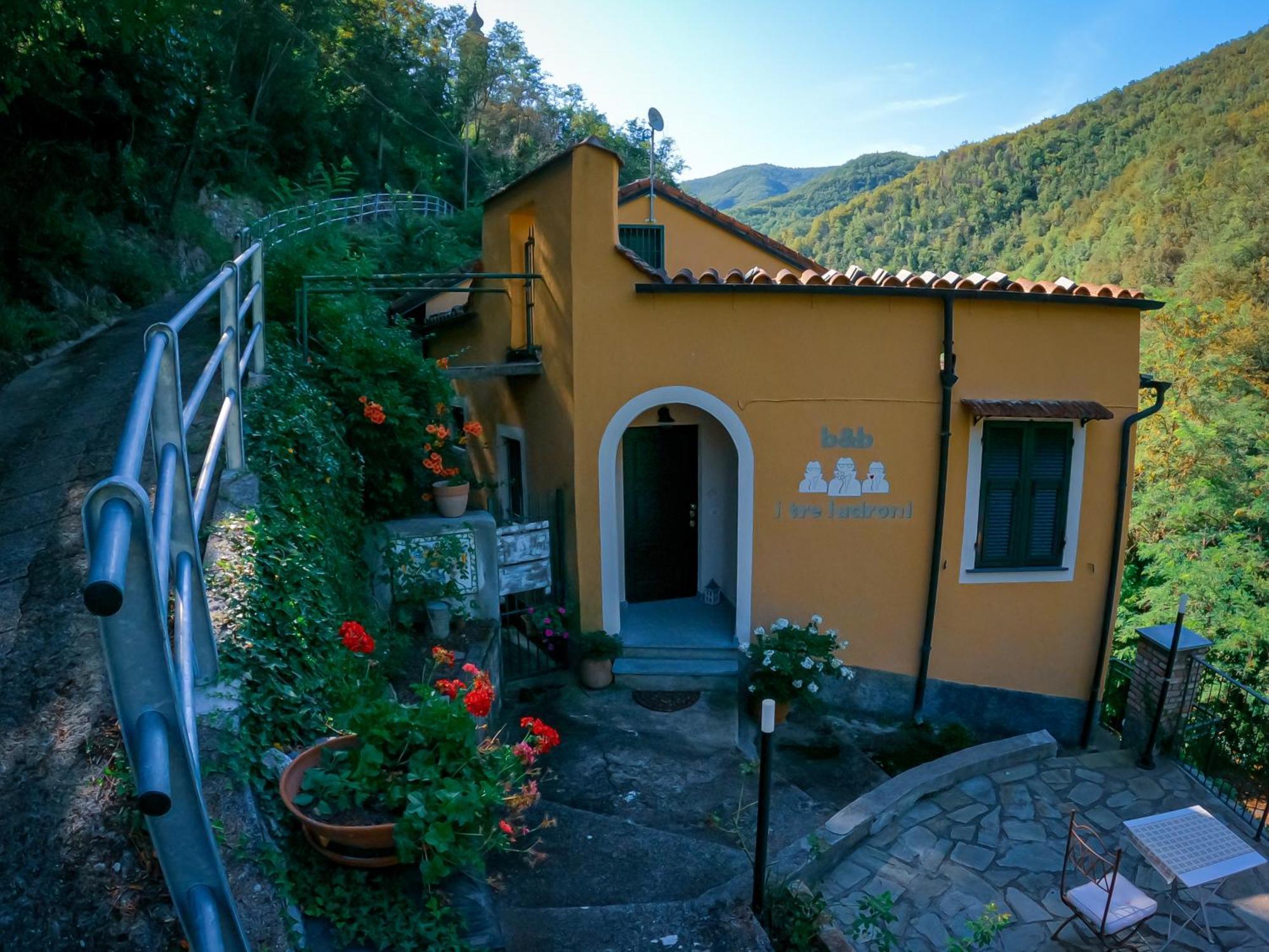 Bed and Breakfast I Tre Ladroni Nasino Екстер'єр фото